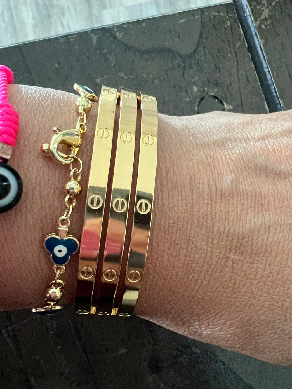 Gold Toned Screw-Detail Stackable Bangle Bracelet Set
